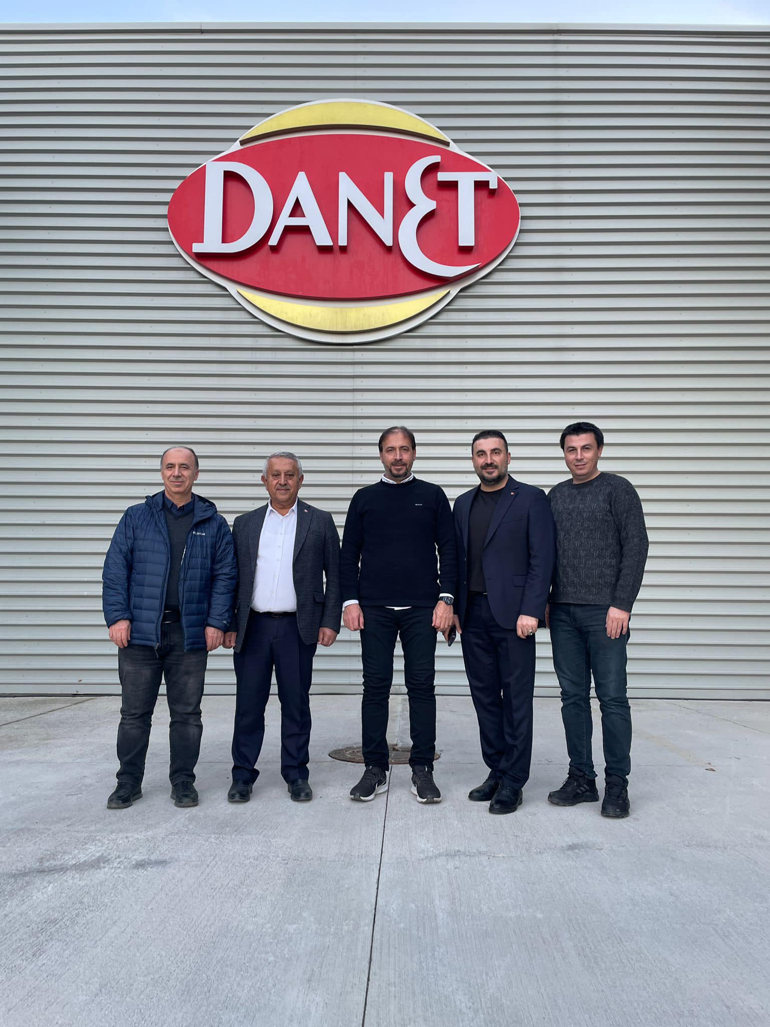 Başkan Zeybek Danet Tesislerini Gezdi. Yetkililerle Bir Araya Geldi
