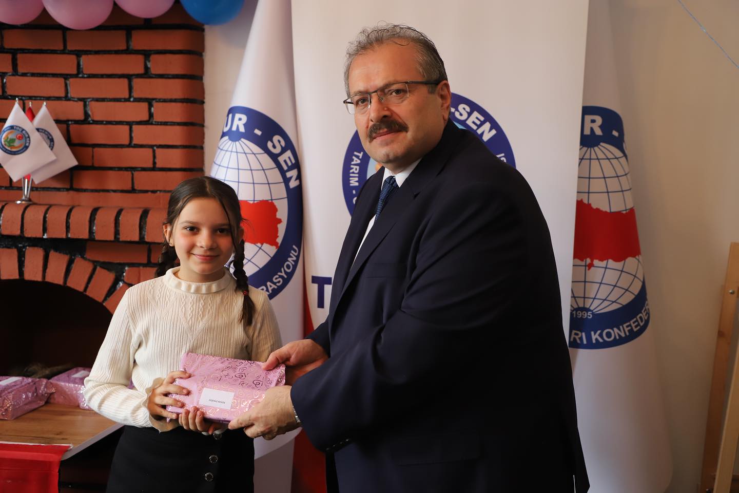 Özgür Kudüs Konulu Resim Yarışmasında Ödüller Sahibini Buldu. Törene AK Partili Dayı'da Katıldı