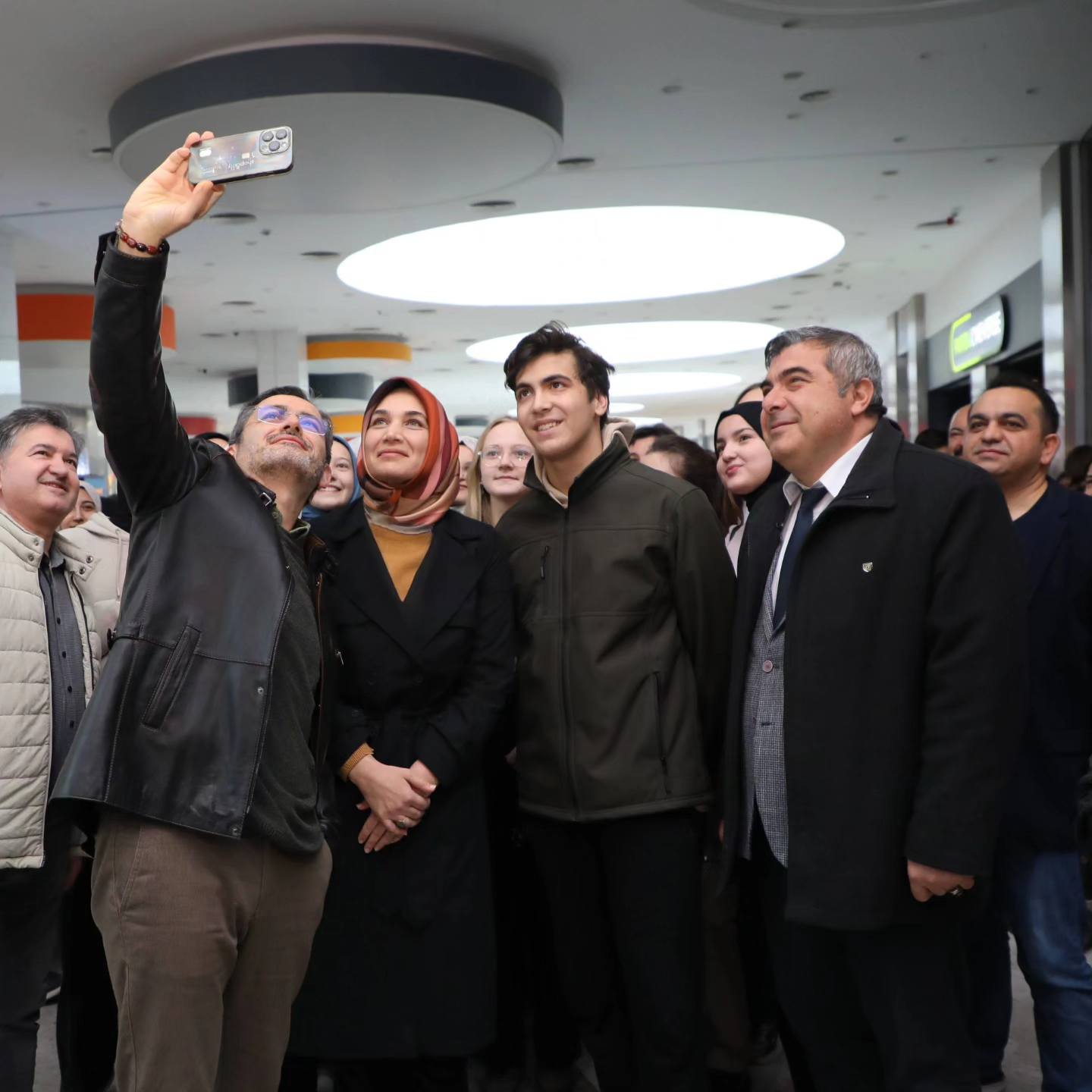 Vali yiğitbaşı Şehit Öğretmen Yalçın'ı beyaz perdede izledi