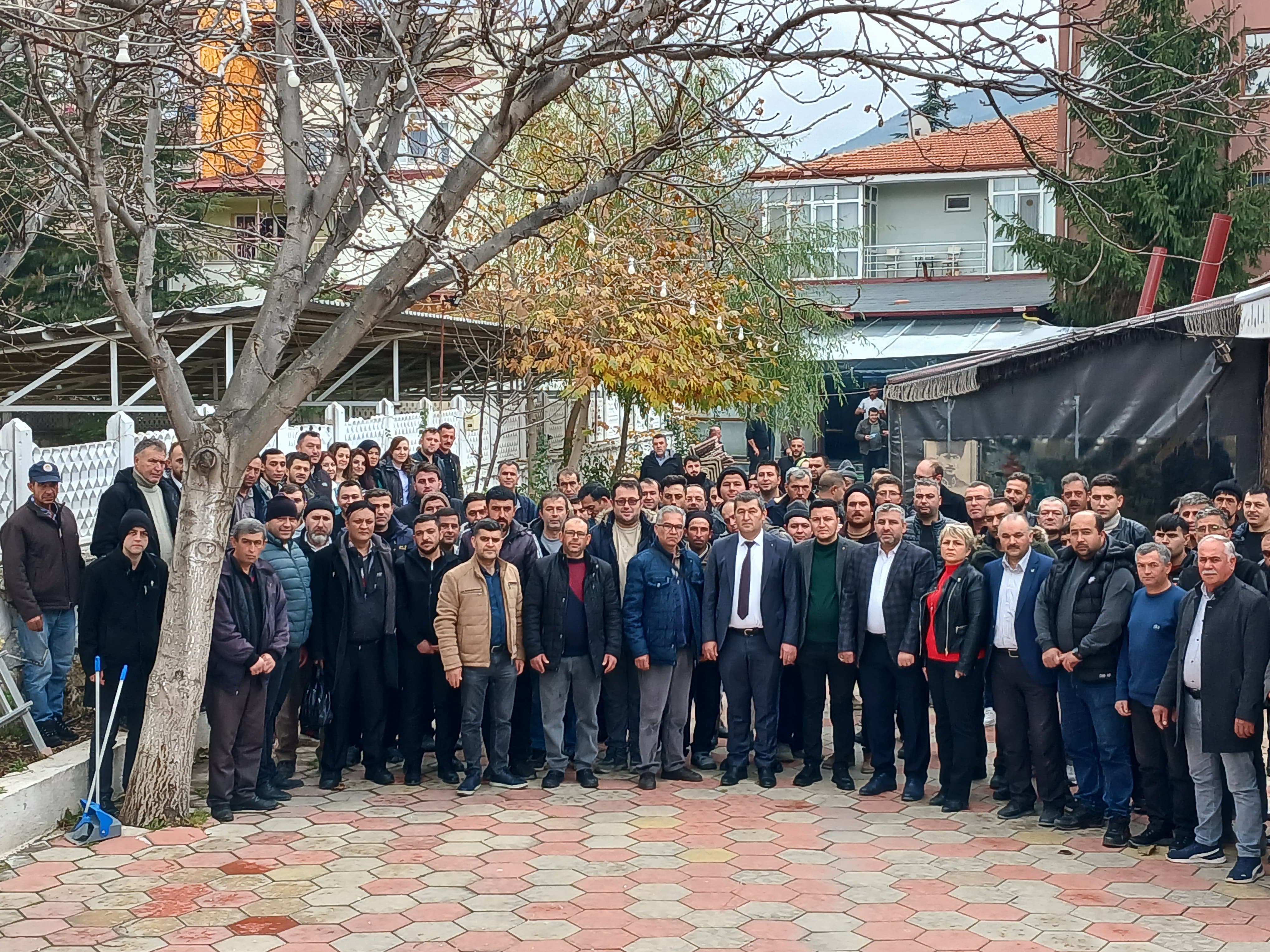 Çay'da 121 belediye personeli sendikaya üye oldu