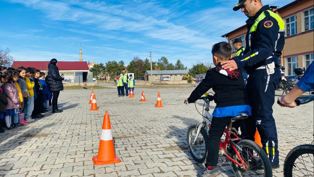 Afyonkarahisarlı miniklere trafik bilinci aşılandı