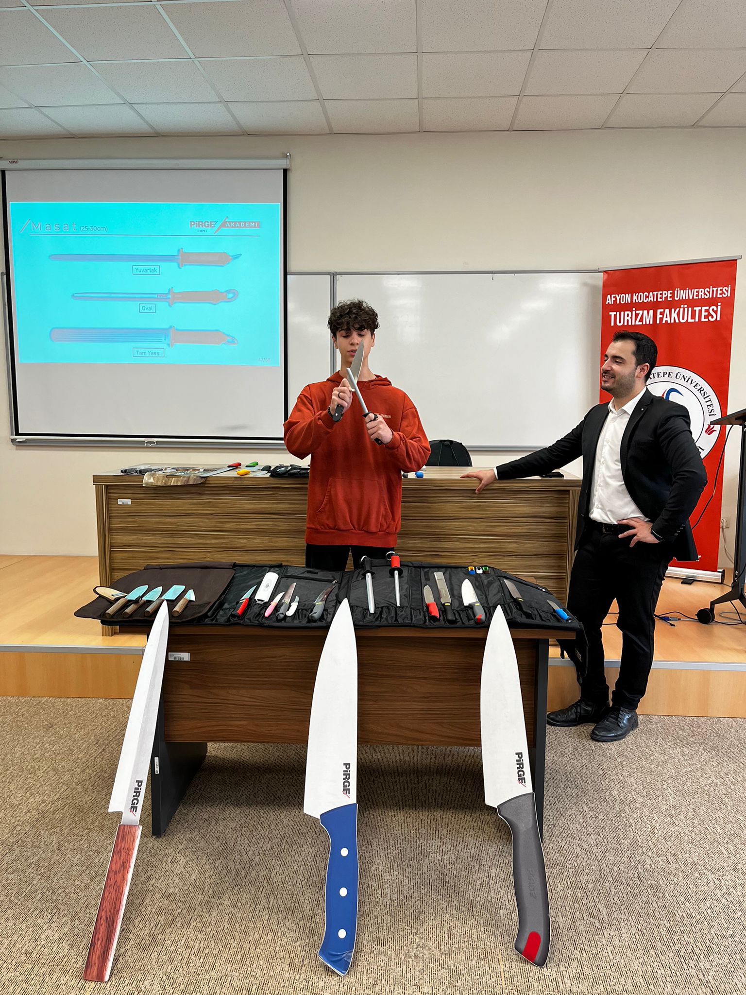 Turizm Fakültesinde “Akademi, Sektör ve Öğrenci Buluşmaları Etkinlikleri” Devam Ediyor