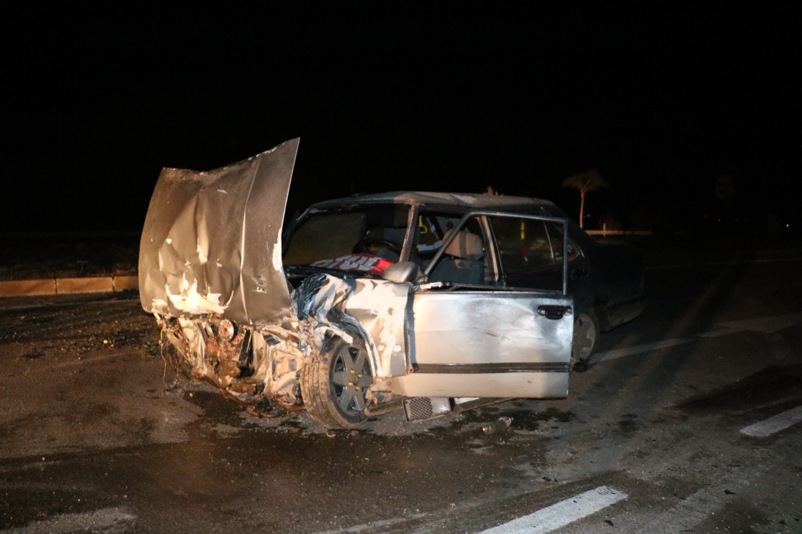 Hurdaya Dönen Araçlarda 3 Kişi Yaralandı