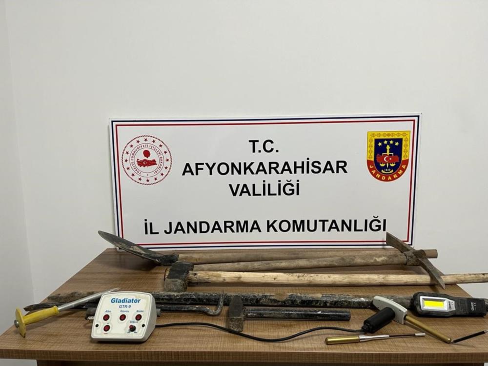 Define Arayan 2 Kişiyi Suçüstü Yapıldı