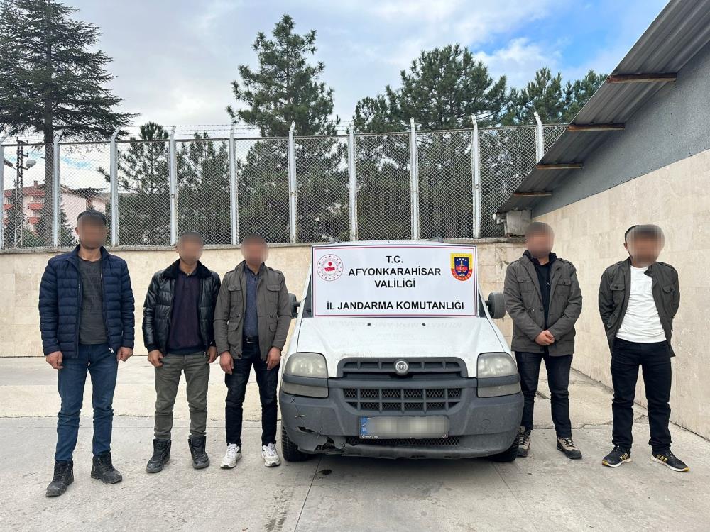 Jandarma 5 Düzensiz Göçmen Yakaladı