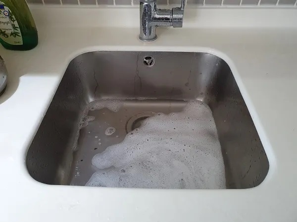 Evdeki malzemelerle lavabo açıcı yapımı