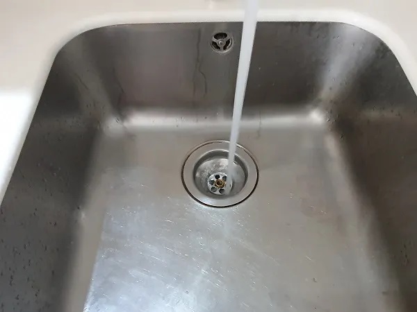 Evdeki malzemelerle lavabo açıcı yapımı