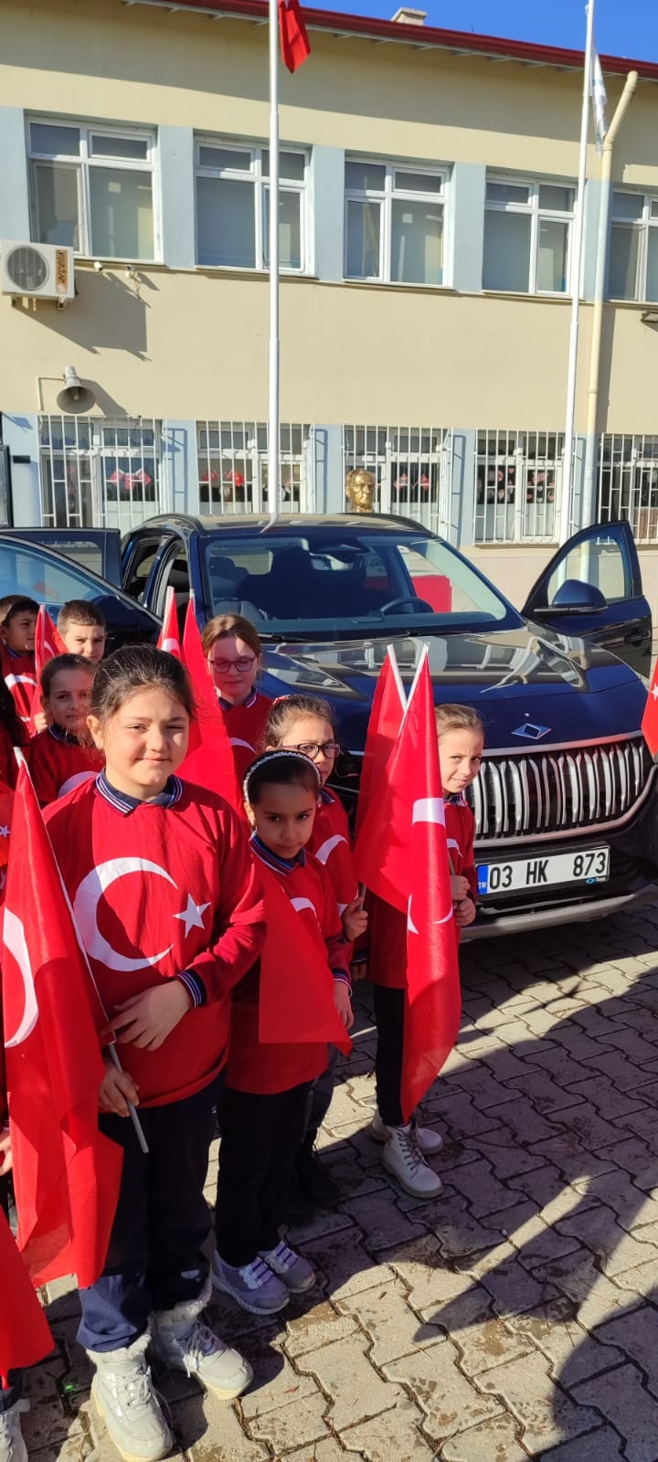 BEYYAZI’DA YERLİ MALI HAFTASI’NDA ÖĞRENCİLERE TOGG SÜRPRİZİ