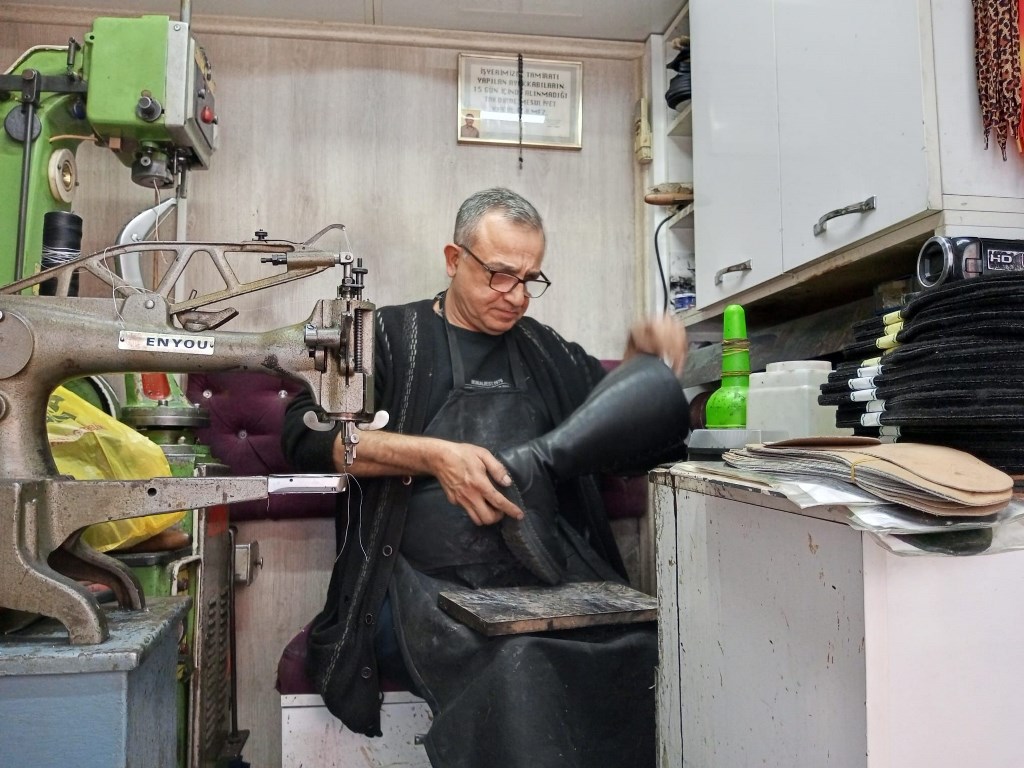 AYAKKABI TAMİRCİLERİNE FIRSAT DOĞDU
