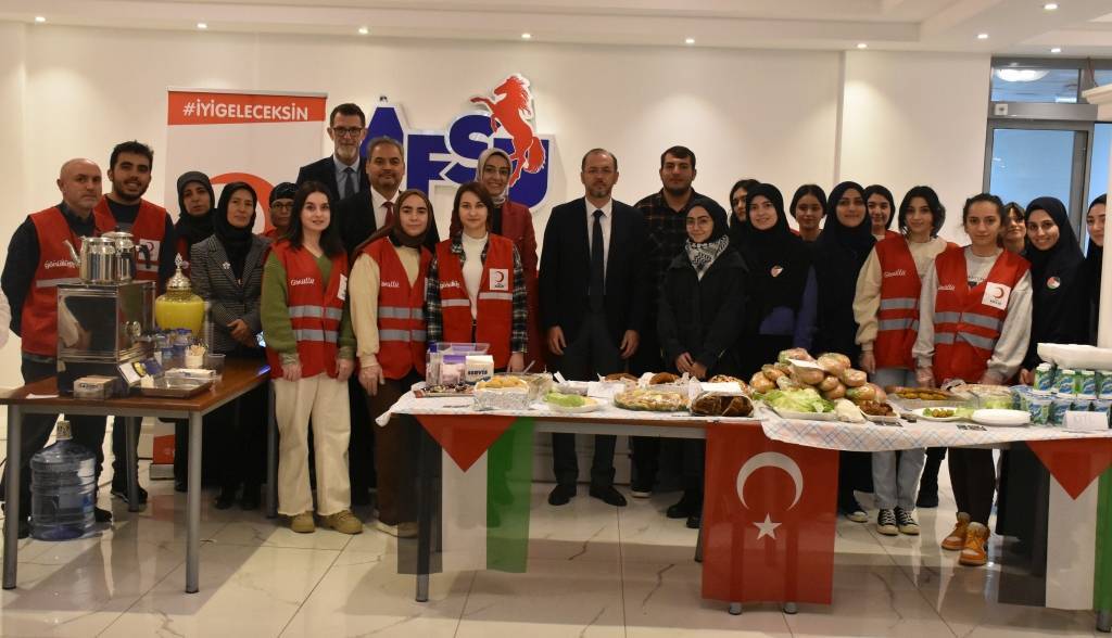 FİLİSTİN'E DESTEK KERMESİ BÜYÜK İLGİ GÖRDÜ