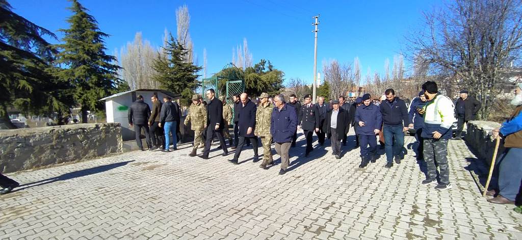 ŞEHİT ANNESİ HACER ÇAKIR SON YOLCULUĞUNA UĞURLANDI