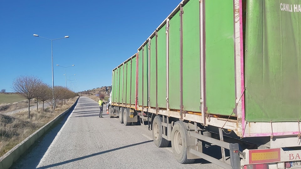 Hocalar İlçesinde Kuralsızlığa Geçit Yok. Polis Ekipleri Denetimlerini Sürdürüyor.