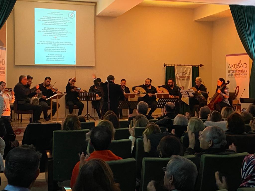 ORKESTRAYI YILDIRIM AKTAŞ YÖNETTİ