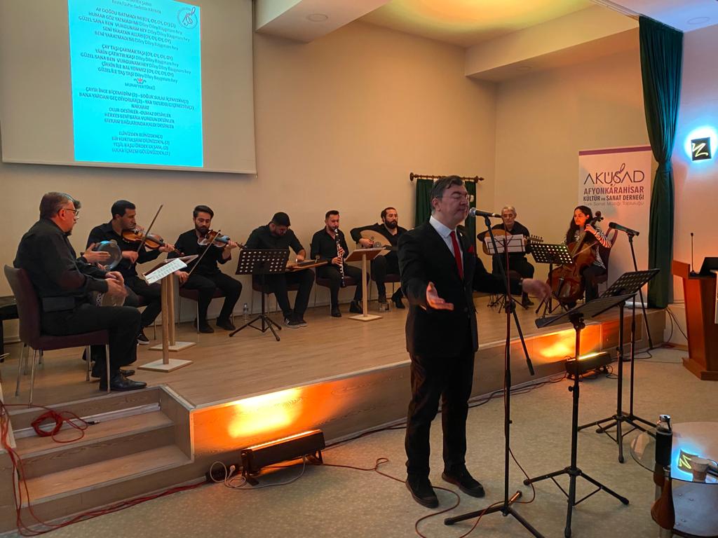 ORKESTRAYI YILDIRIM AKTAŞ YÖNETTİ