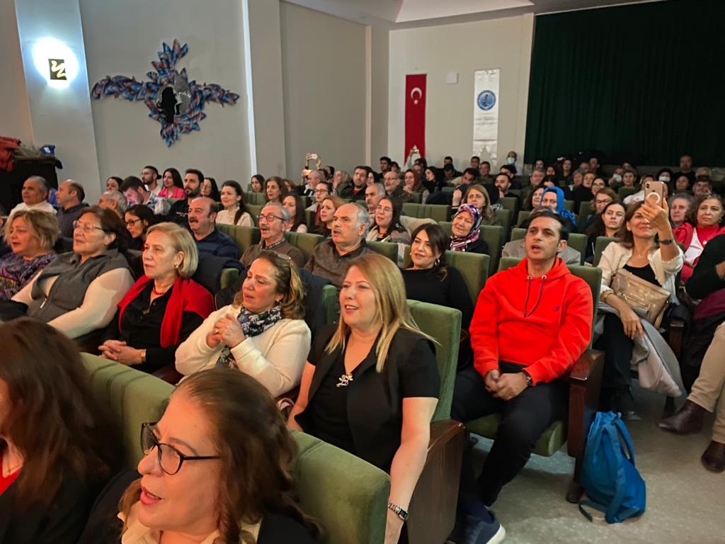 ORKESTRAYI YILDIRIM AKTAŞ YÖNETTİ
