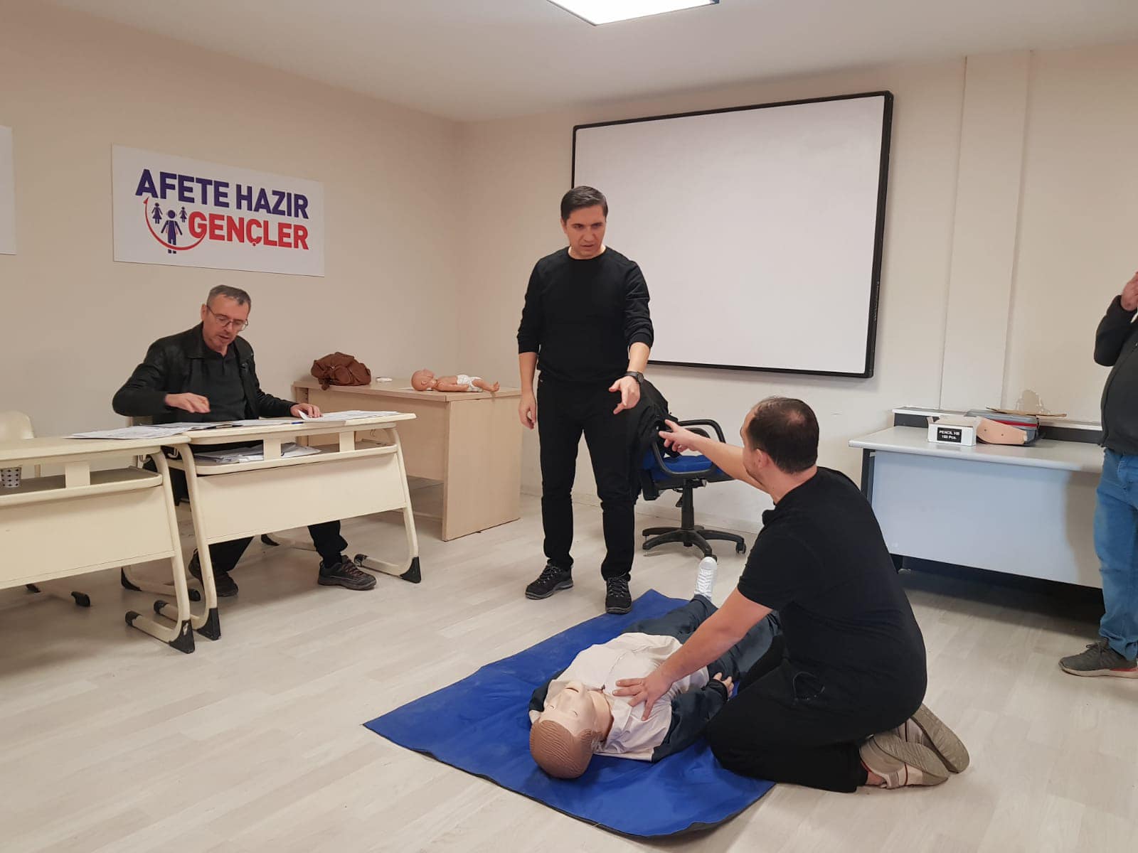 Eğitimler Sürüyor. Afyon'da AFAD Tecrübelerini  Aktarıyor