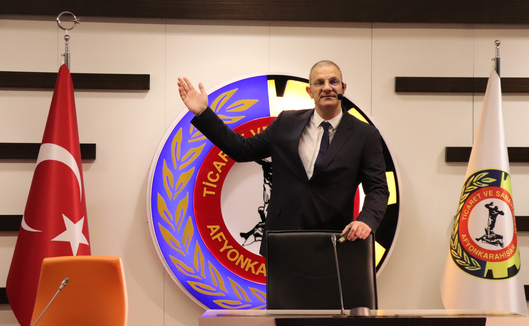 ATSO'da Eğitimler Sürüyor. Kursiyerlere Katılım Belgeleri Takdim Edildi