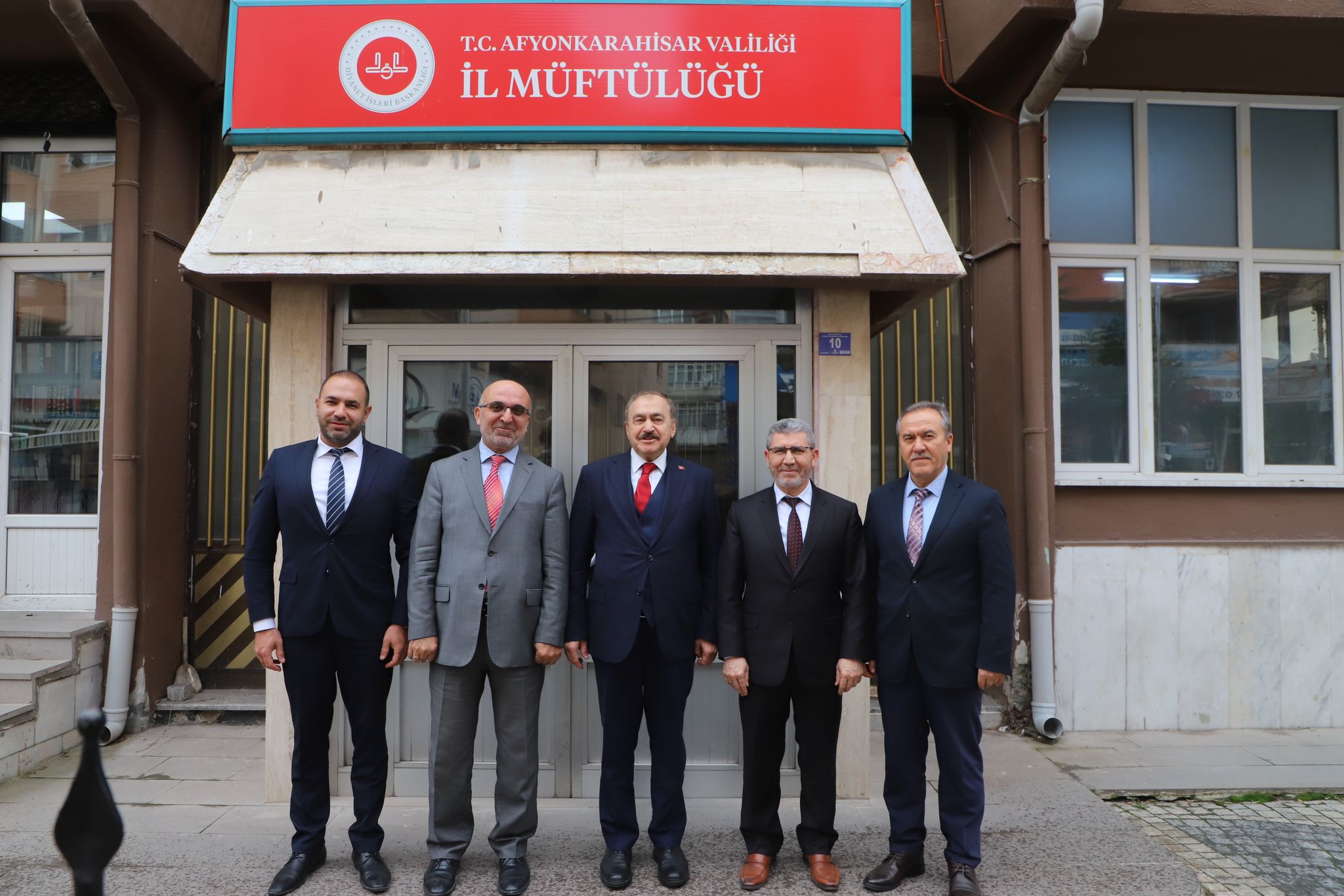 Eski Bakan Eroğlu Müftüyü Ziyaret Etti. Müftüyle Makamda Bir Araya Geldi