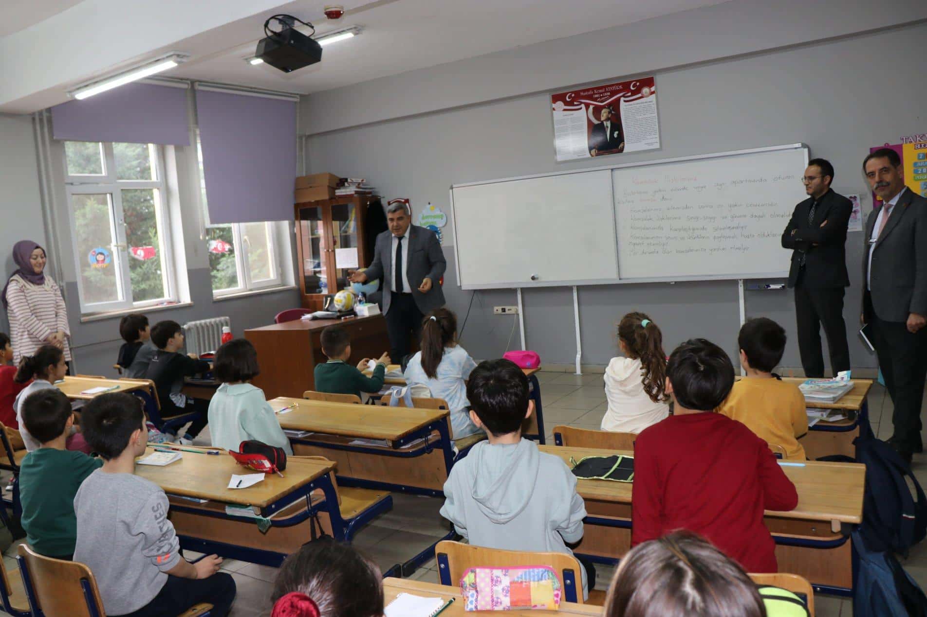 Öğrencilerle Soru Cevap Etkinliği Yaptı
