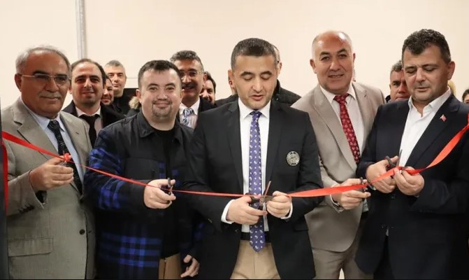 Başkan Koyuncu Mithatpaşa Ortaokulu Yıldız-Oktay Çıldır Sinema Salonu’nun Açılışına Katıldı