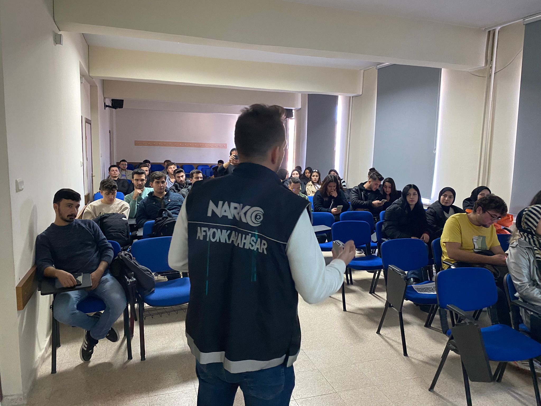 Narko Gençlik Bilgilendiriyor. Afyon Polisi Gençlerin Yanında