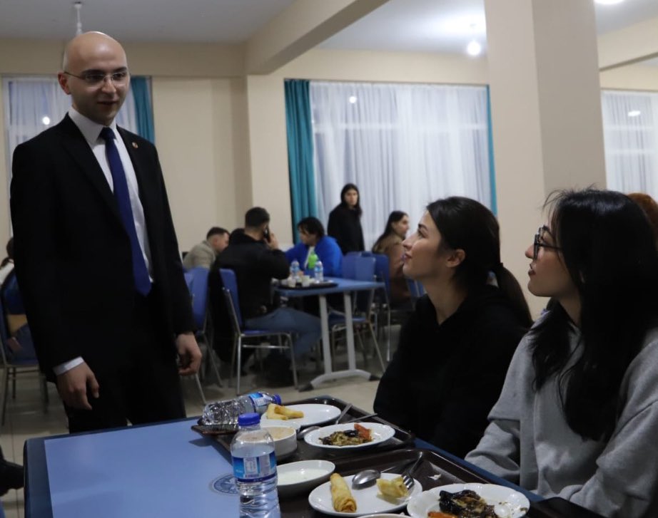 Bayat Kaymakamı Aytaç KYK Yurtlarında Kalan Öğrencilerle Bir Araya Geldi