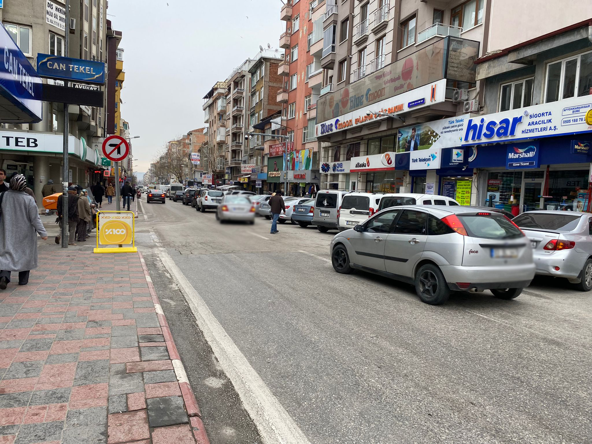 Çift Sıra Parktan Vatandaş Şikayetçi