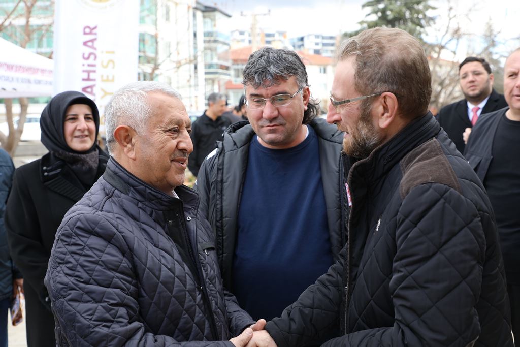 BAŞKAN ZEYBEK MAREŞAL FEVZİ ÇAKMAK MAHALLESİ’Nİ ZİYARET ETTİ