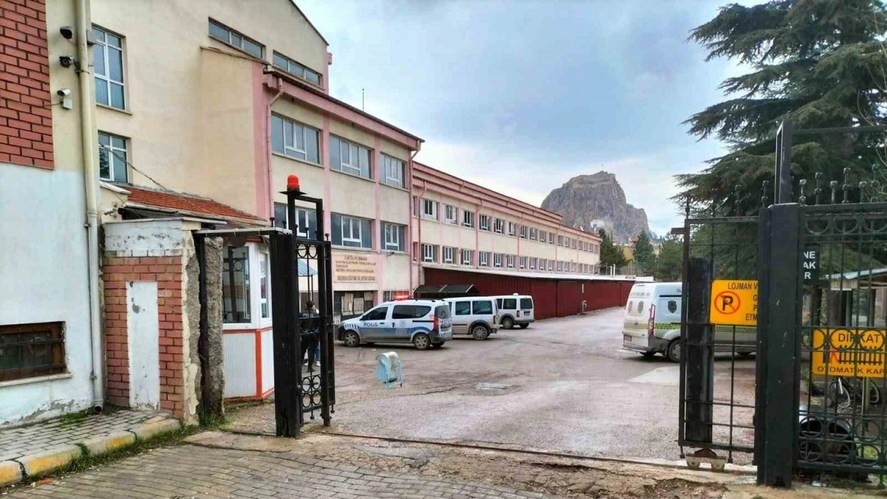 Afyon'da Öğretmenleri Polis de Üzdü