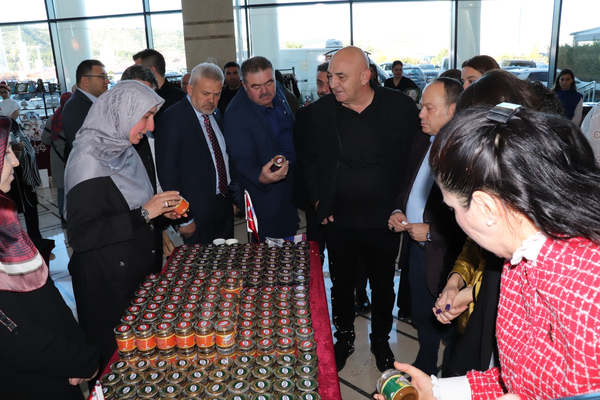 Afyon'da Kadın Girişimciler Yeni Yıl Festivali Düzenledi