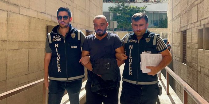 Eski Sevgilisini Darp Etti. Polis Kıskıvrak Yakaladı
