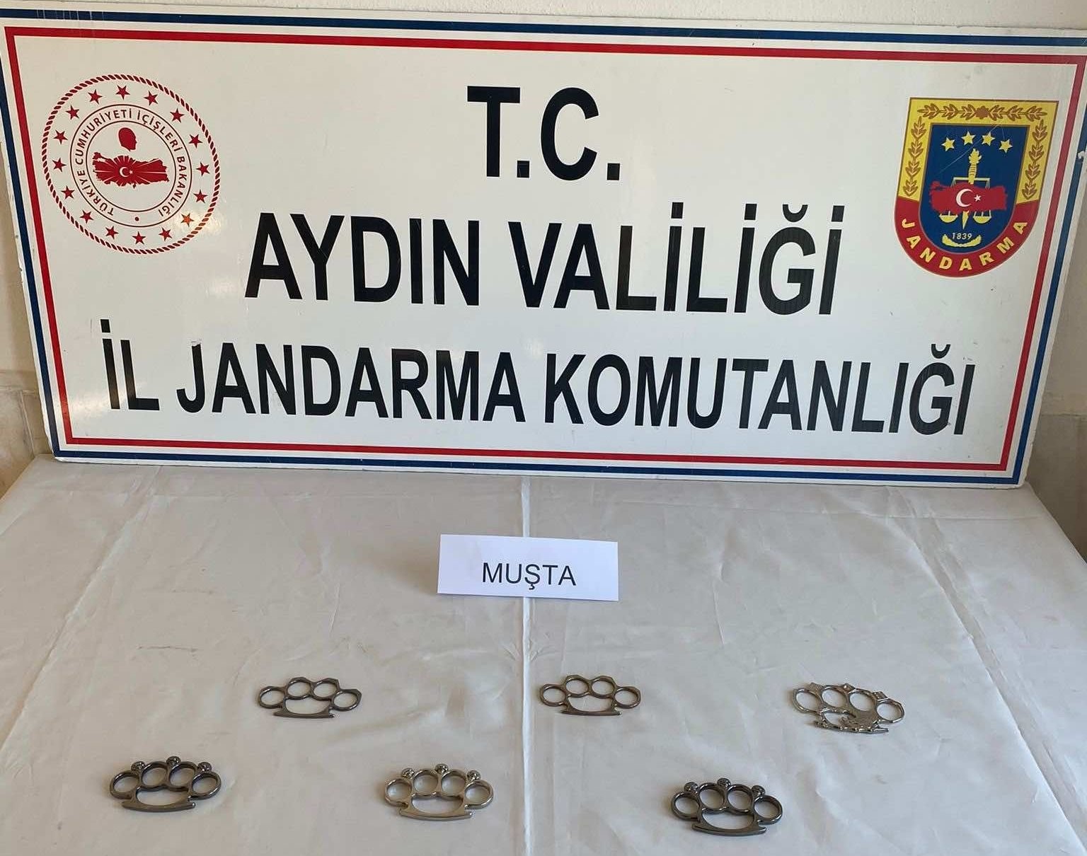 PAZAR TEZGAHINDA ELE GEÇİRİLDİ