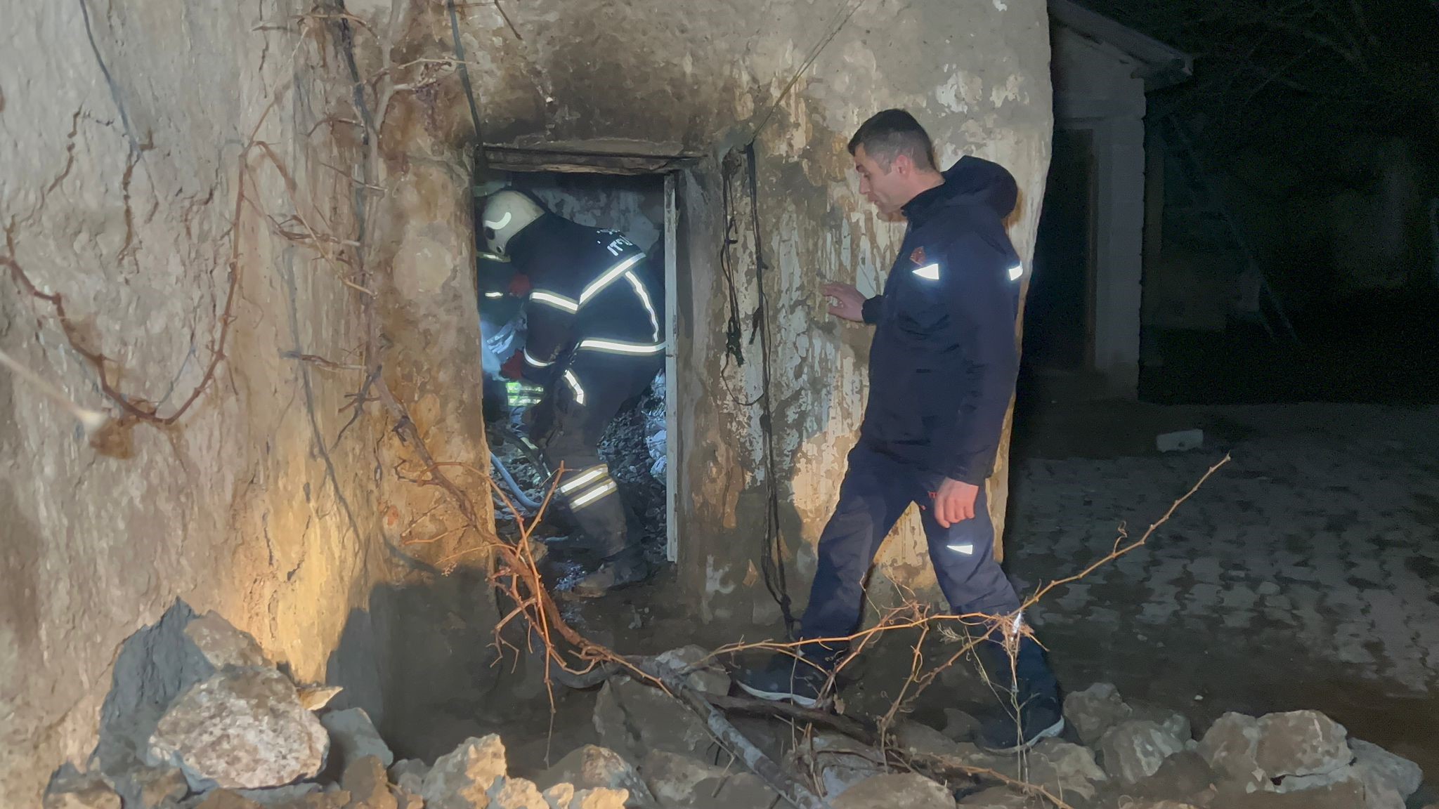 Müstakil Evde Yangın Faciası: Yaşlı Kadın Öldü, Gelini Dumandan Zehirlendi