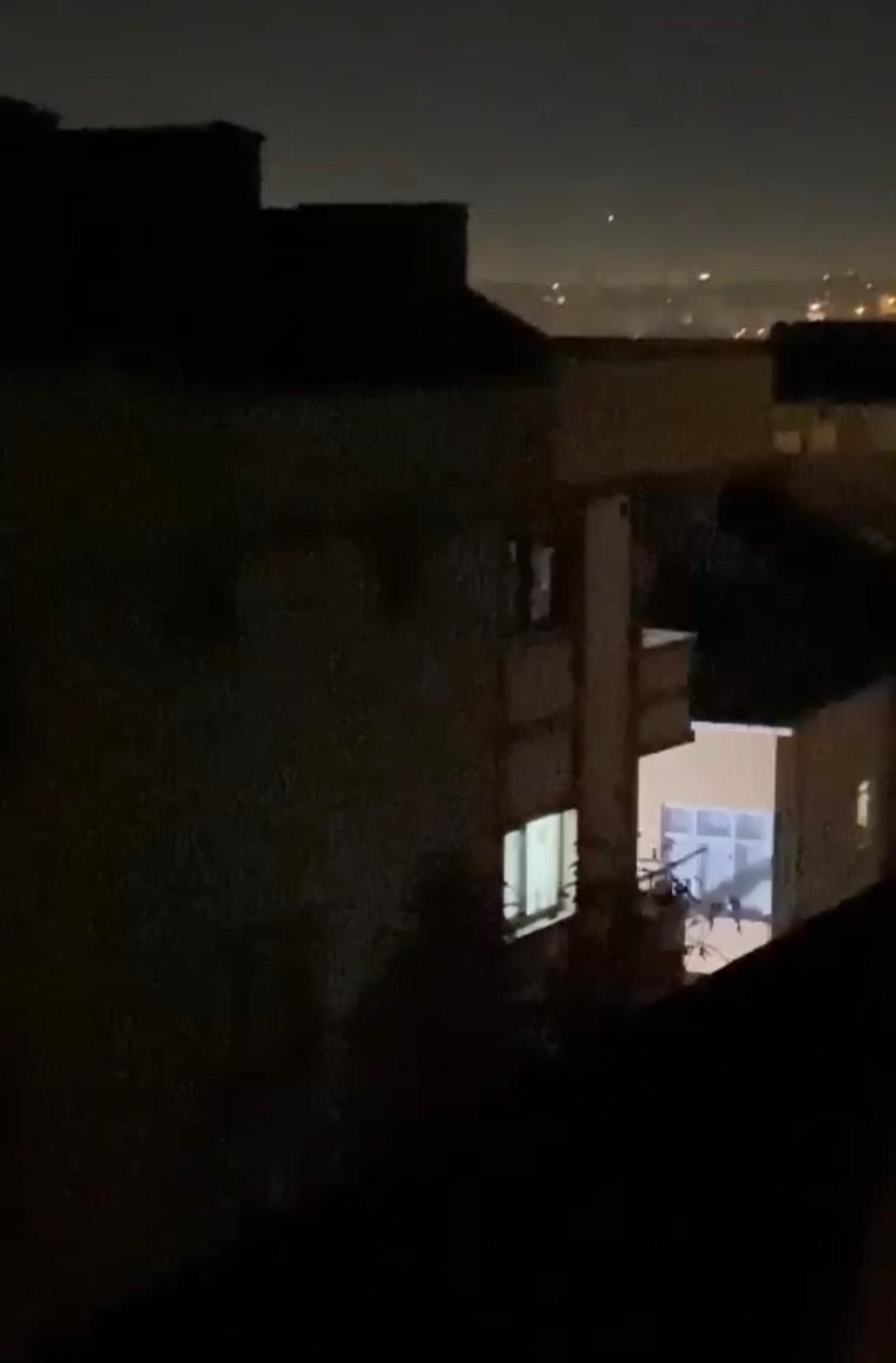 Elektrik Tellerinin Patladığı Anlar Kamerada: Geceyi Gündüze Çevirdi