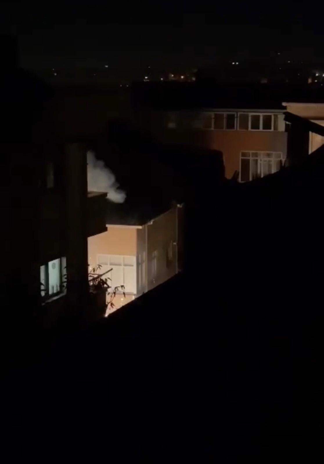 Elektrik Tellerinin Patladığı Anlar Kamerada: Geceyi Gündüze Çevirdi