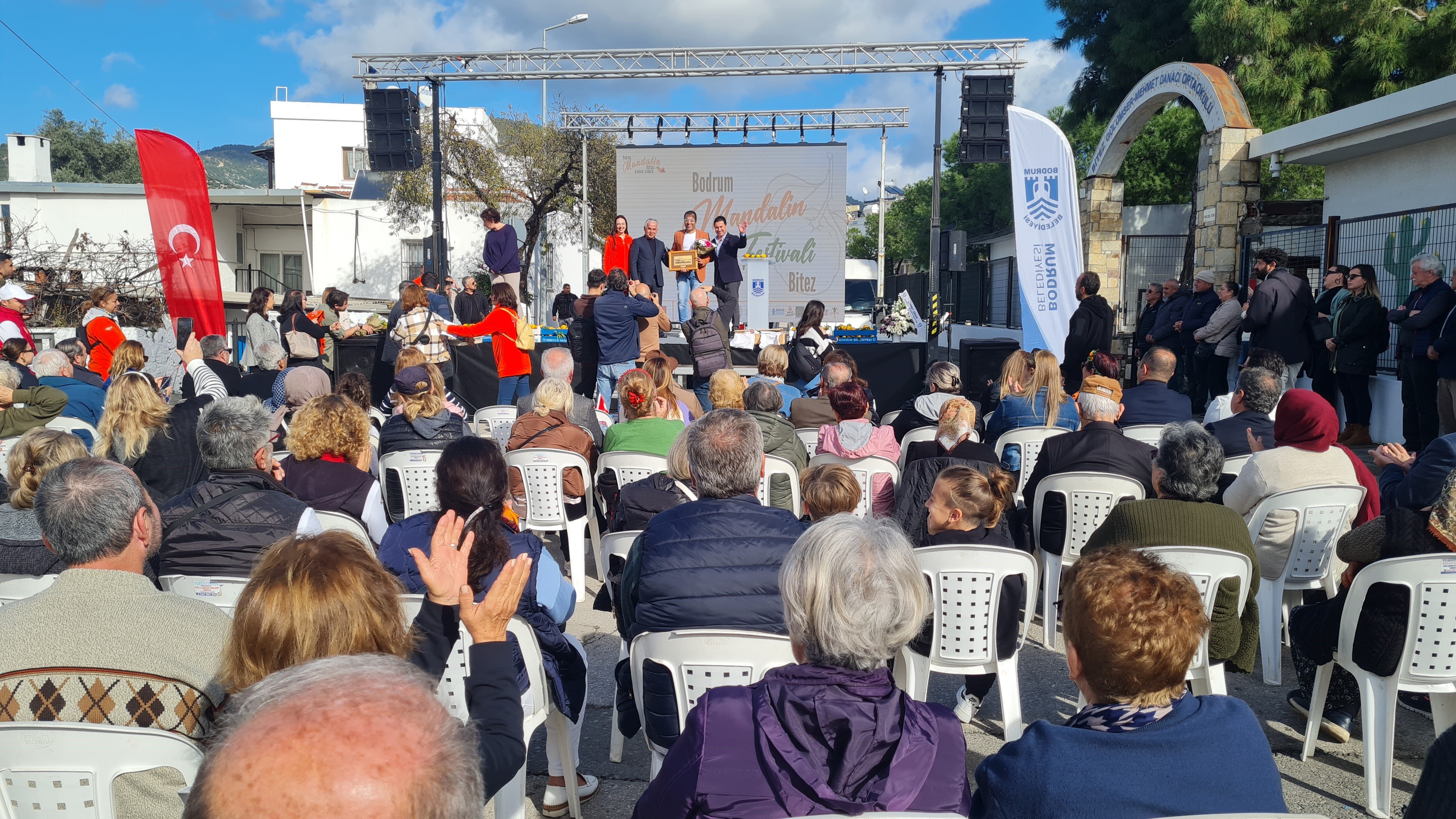 MANDALİNA FESTİVALİ BURUK GEÇTİ