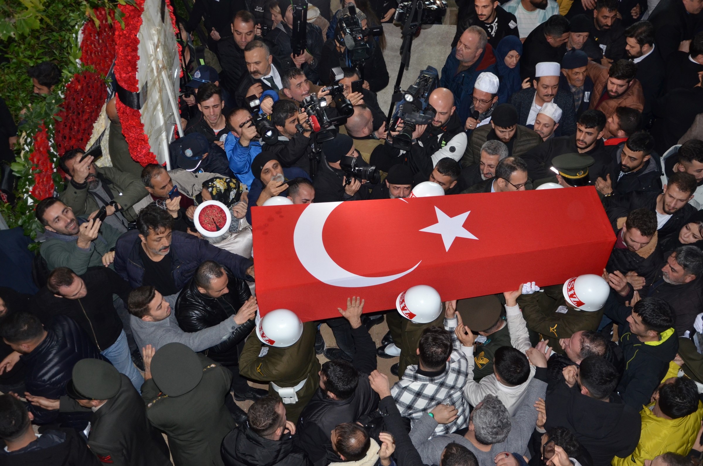 Manisa şehidini gözyaşlarıyla uğurladı