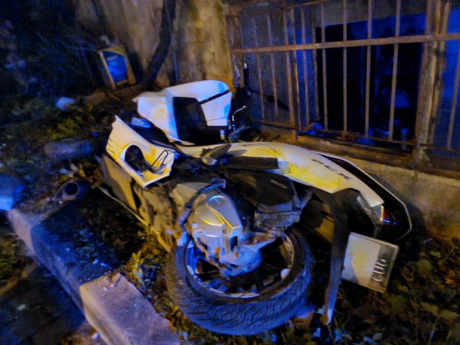 TİCARİ ARAÇ İLE MOTOSİKLET ÇARPIŞTI