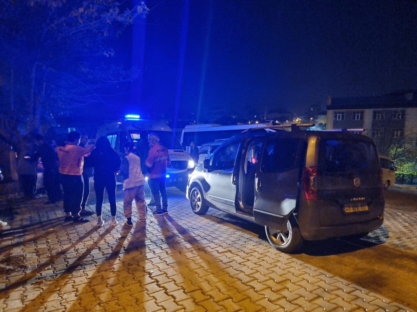 TİCARİ ARAÇ İLE MOTOSİKLET ÇARPIŞTI