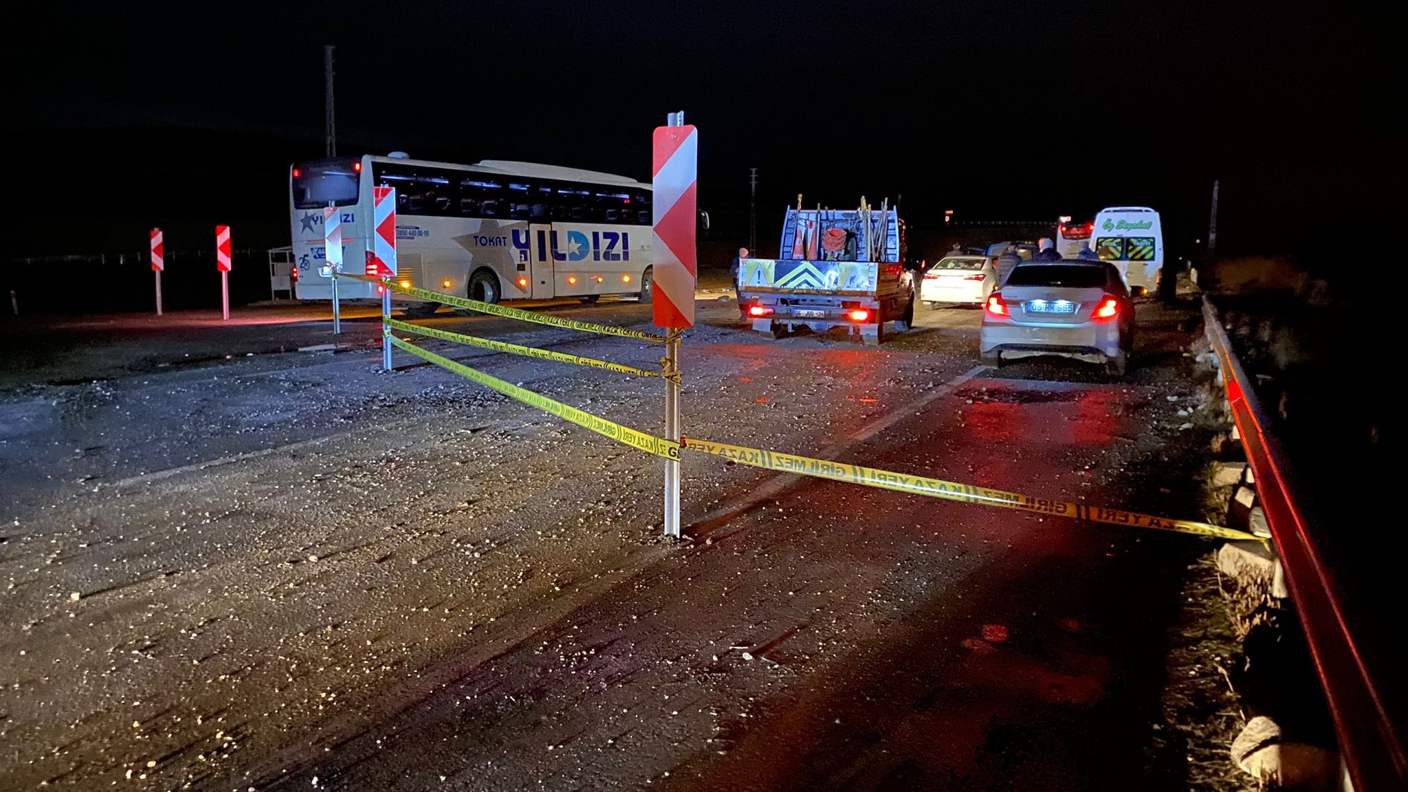 Yolcu Otobüsü Çukura Düştü: 6 Yaralı
