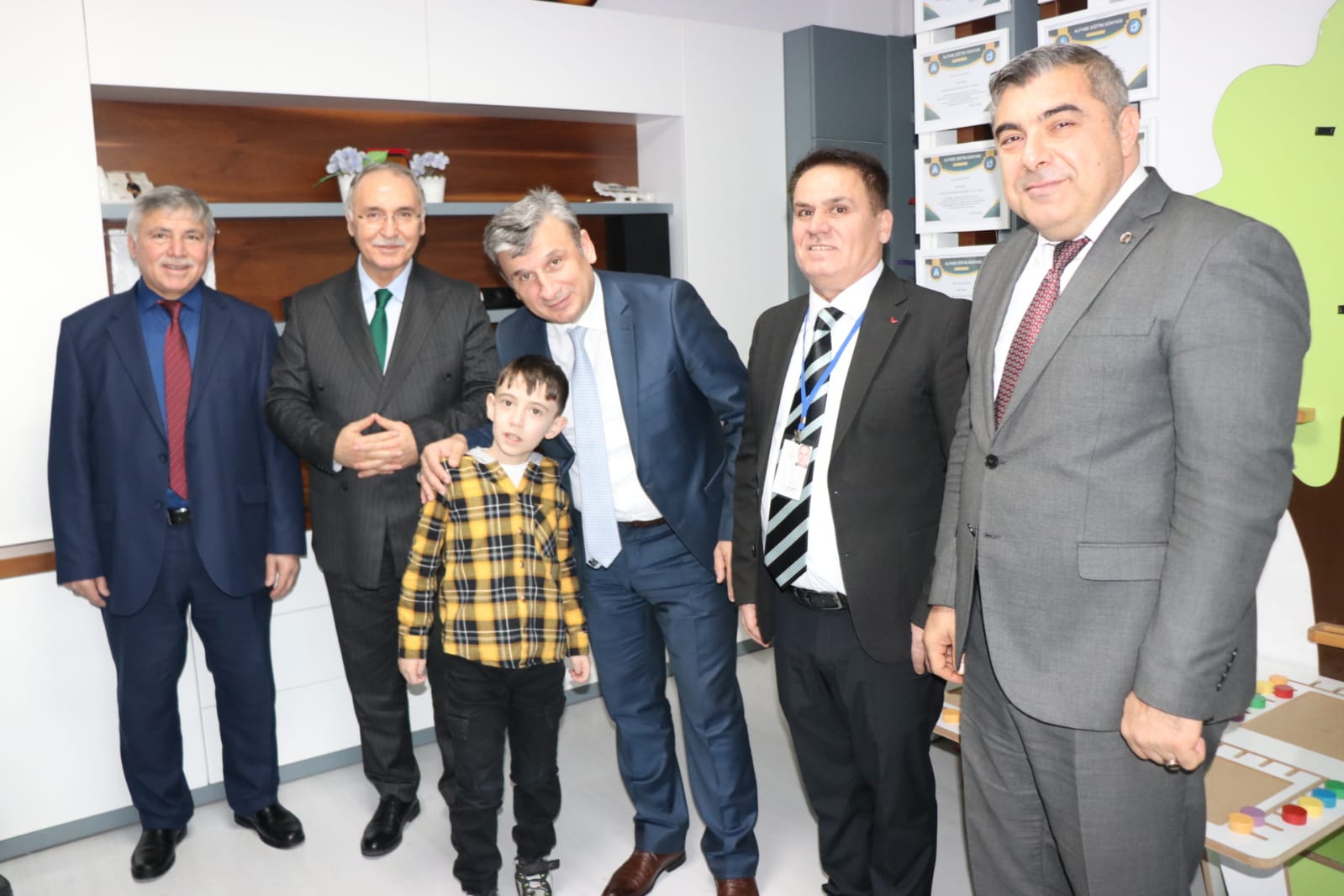 Afyon'da Özel Çocuklarla Bir Araya Gelindi. Müdür Sünnetci  Sınıfları İnceledi