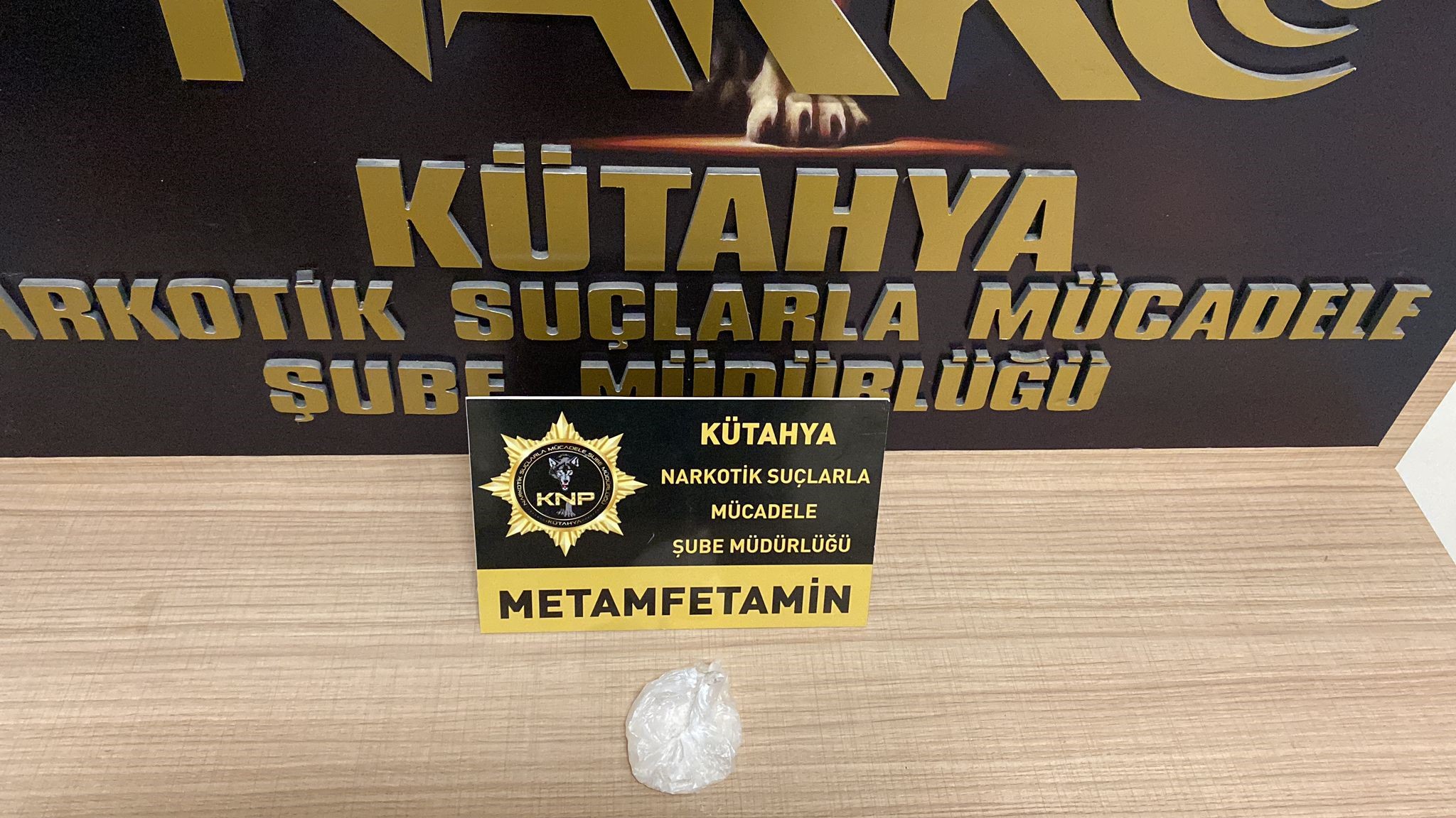 KİRALADIĞI ARAÇTA UYUŞTURUCU BULUNDU