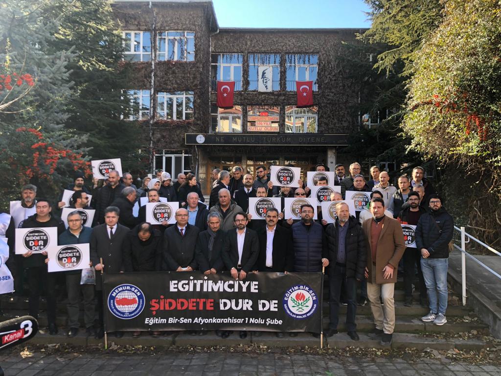 Afyon'daki Öğretmene Yapılan Saldırı Sonrası Meslektaşları Suskunluğunu Bozdu