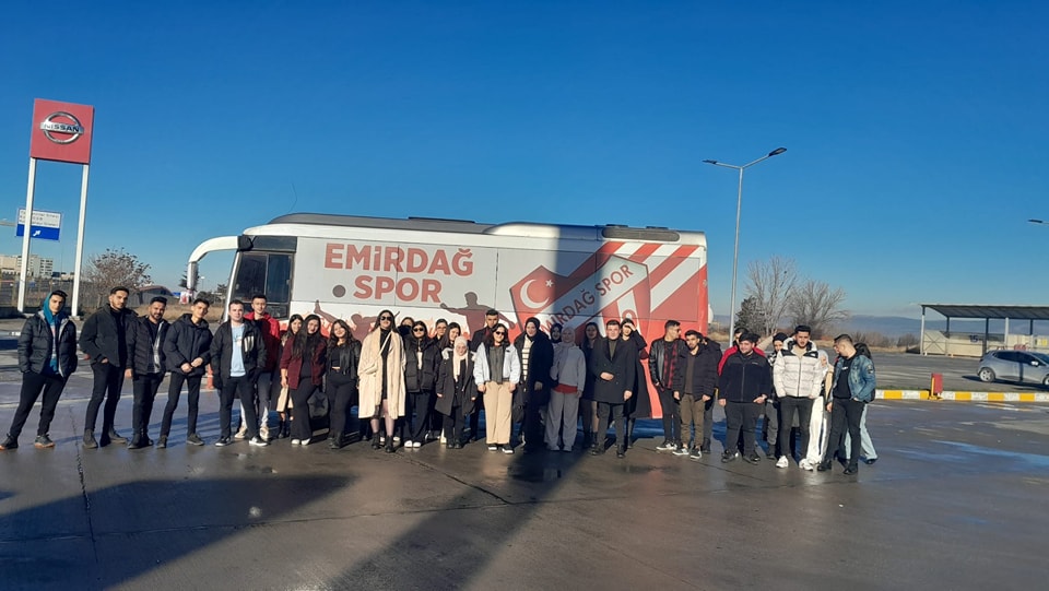 İlçedeki Öğrencilerin isteklerini Yerine Getirdi. Başkan Koyuncuya Öğrencilerden Teşekkür