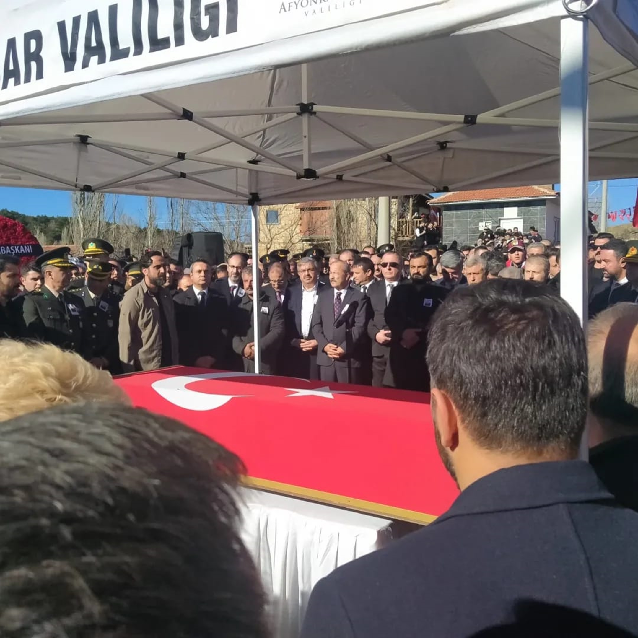 CHP'Lİ ERHAN ŞEHİDİ SON YOLCULUĞUNDA YALNIZ BIRAKMADI
