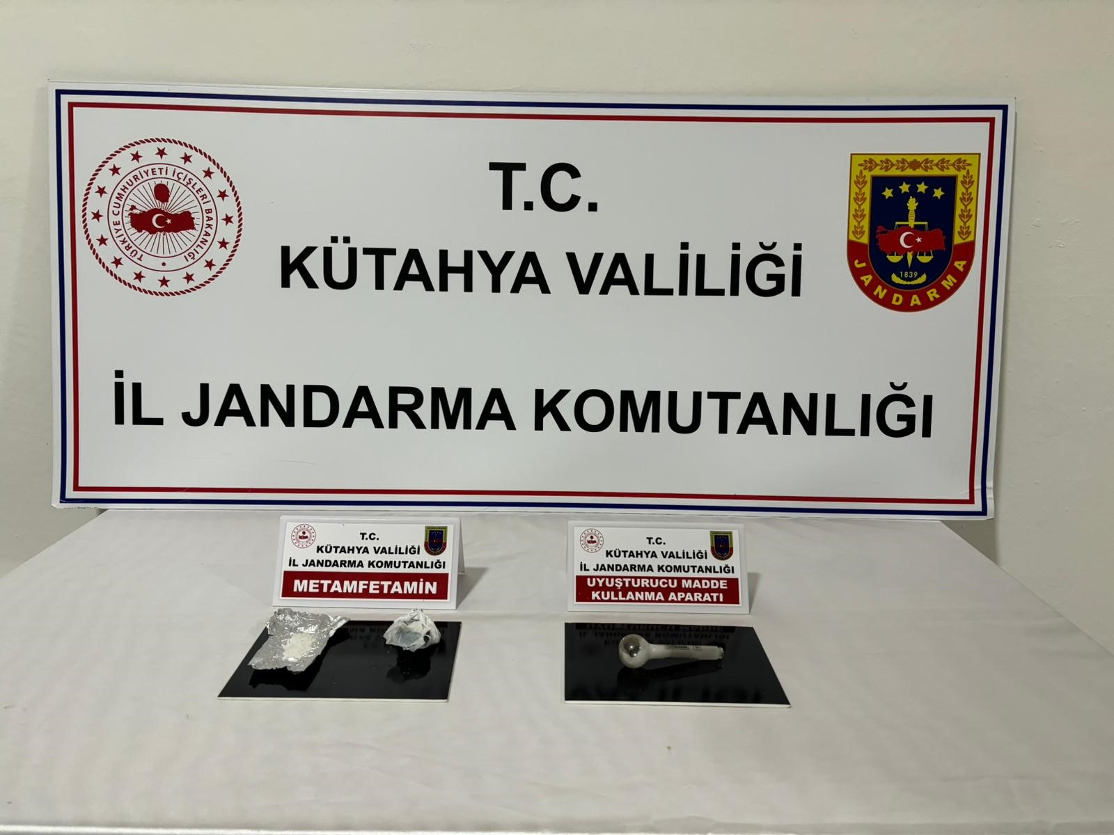 ŞÜPHELİ ARAÇTA ARAMA YAPILDI