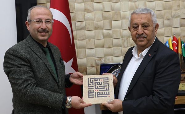 Zeybek, "Yerel Yönetimlerle eğitim kurumları arasındaki bağ güçlenmeli"