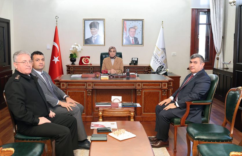 "Afyonkarahisar Valisi Doç. Dr. Kübra Güran Yiğitbaşı Başkanlığında Asayiş Toplantısı Gerçekleştirildi"