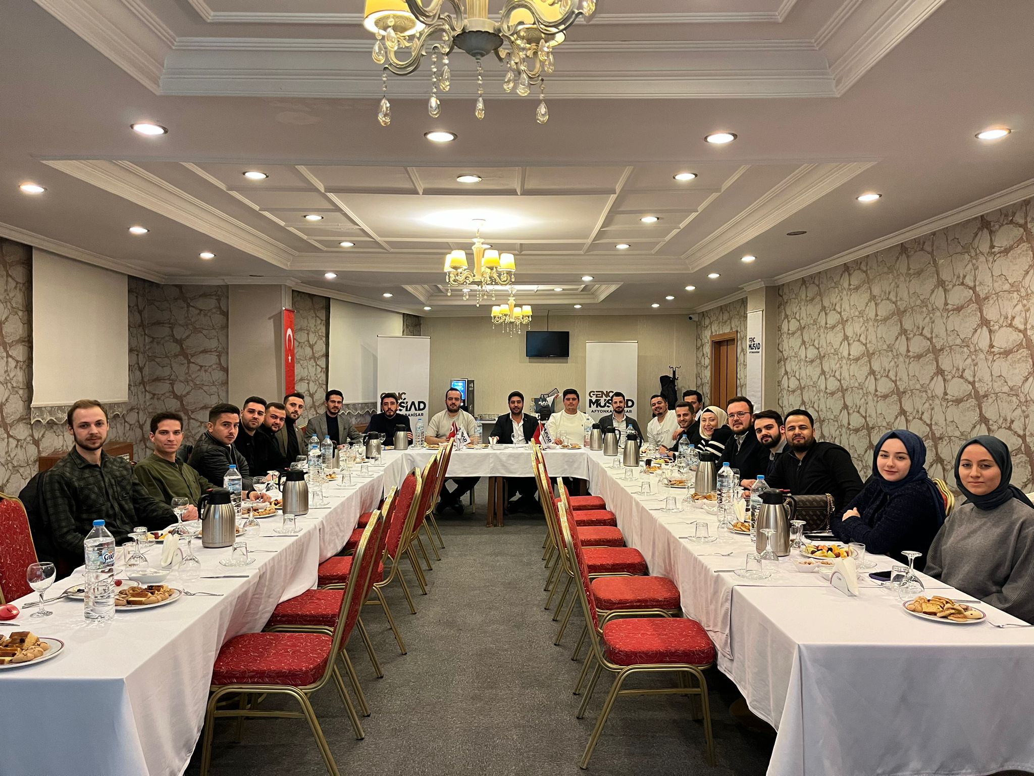 KOLLEKTİF GÜÇLE DEĞİŞİME LİDERLİK ET" MODDUSUYLA TOPLANDILAR