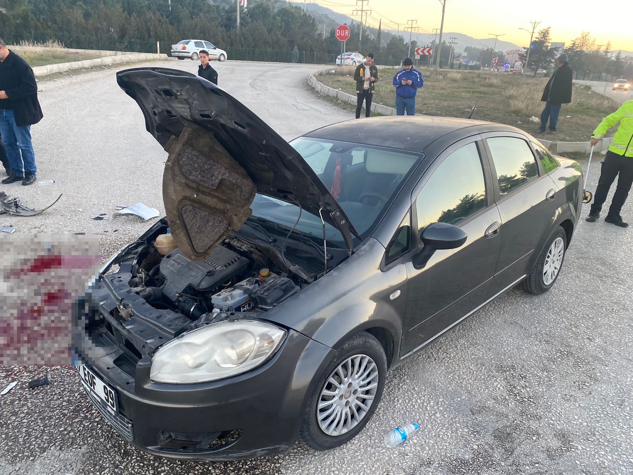 İki Otomobil Çarpıştı